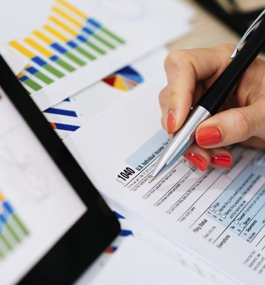 FAB1-taxprep-040816-istock
