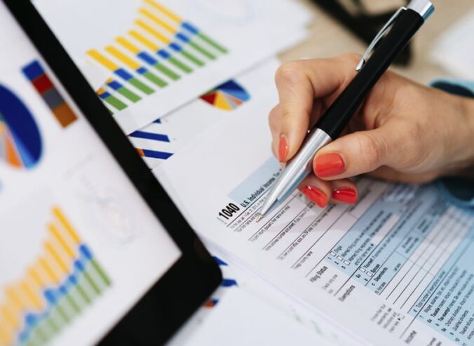 FAB1-taxprep-040816-istock